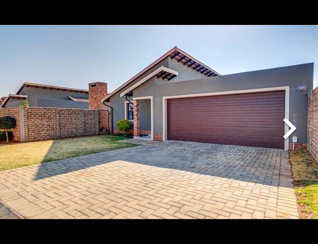 2 BEDROOM PROPERTY TO RENT IN BRENTWOOD PARK